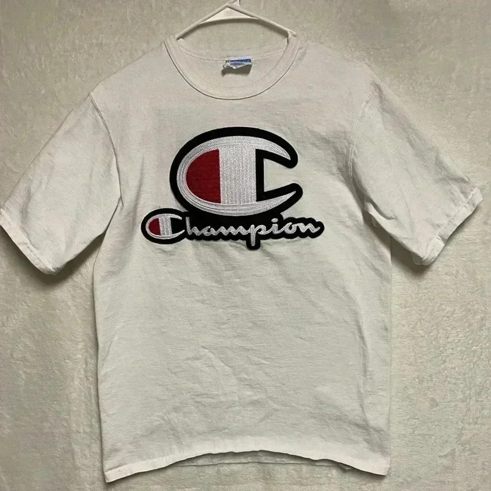 Champion raised logo men’s y-shirt size M